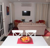 Azalea Villa - Close to the City of Perth - eAccommodation