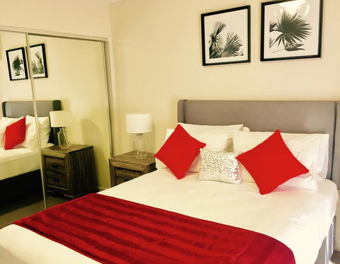 Azzura Greens Private Apartments - eAccommodation 0