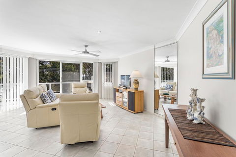 Bagnall Beach Apartments Unit 5-153 Government Rd - eAccommodation 1