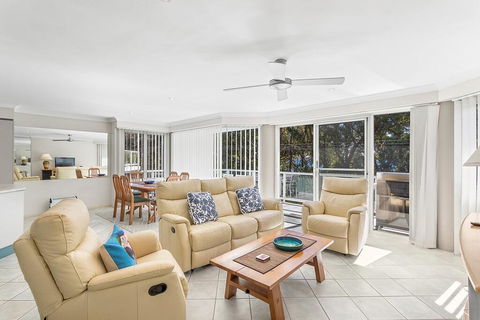 Bagnall Beach Apartments Unit 5-153 Government Rd - eAccommodation 0