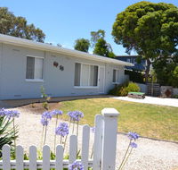 Bay Breeze Cottage - eAccommodation