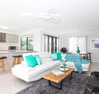 Beach Breeze Holiday House - eAccommodation