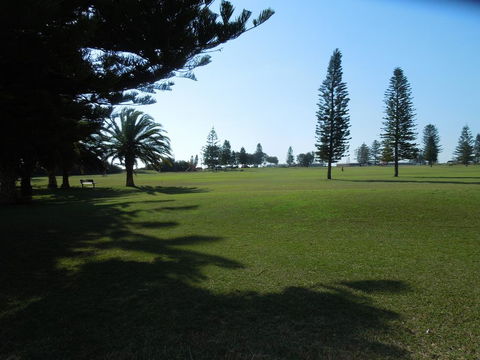 Beach Side Garden Apartment - eAccommodation 2
