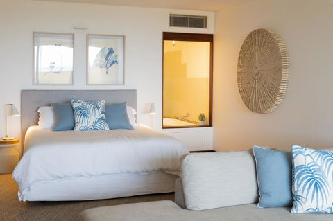 Beach Suites - eAccommodation 3