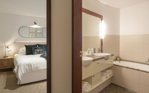 Beach Suites - eAccommodation 1