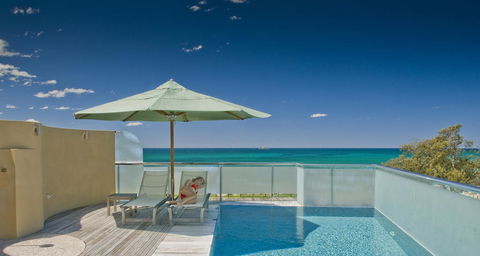 Beach Suites - eAccommodation 0