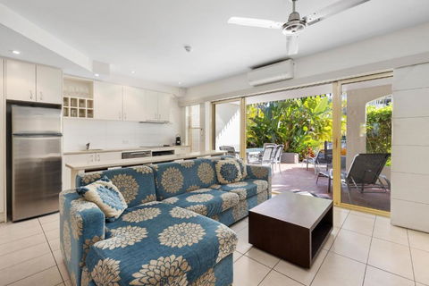 Resort Style Escape On Hastings Street - eAccommodation 2