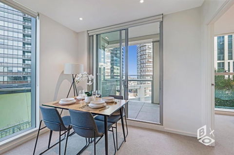 REST COLLECTION Apartments On Collins Docklands - eAccommodation 3