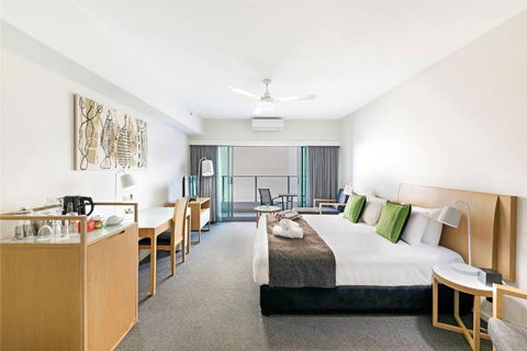 Resort-Style Sister Studios - Double Delight In The CBD - eAccommodation 0