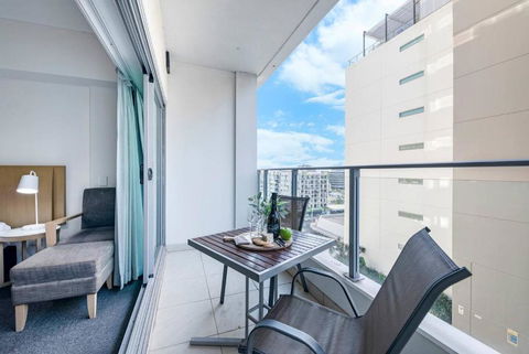 Resort-Style Sister Studios - Double Delight In The CBD - eAccommodation 2