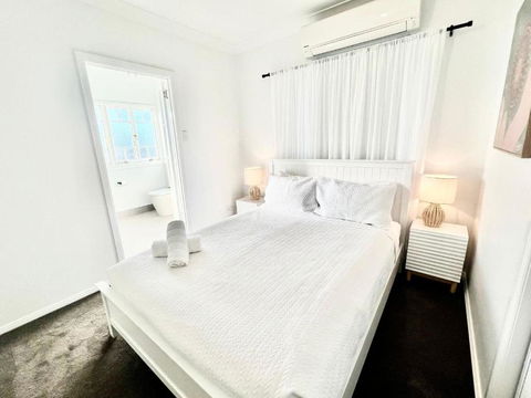 Renovated Queenslander - Upstairs 2km To Stadium - eAccommodation 2