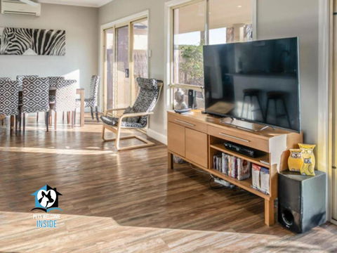 Renovated Beautiful Holiday Home With A Private Beach & Stunning Views! - eAccommodation 2