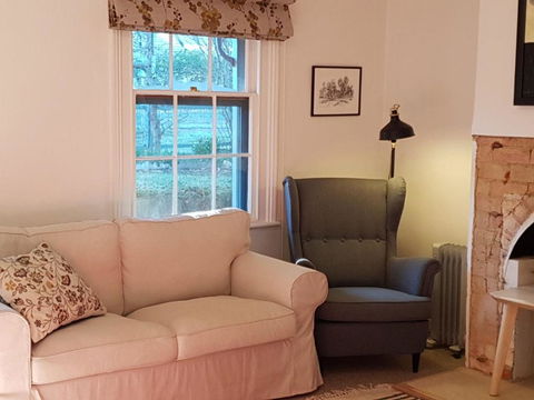 Redruth - 2 Bedroom Cottage Situated In Wandiligong - eAccommodation 2