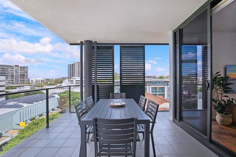 Regatta Hideaway - A Breezy Balcony Residence - eAccommodation 1