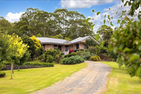 Regatta Park: Where The Land Meets The Sea - eAccommodation 2