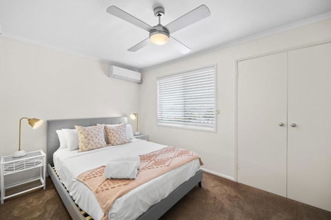 Regency 3 Bedroom Central Town House - eAccommodation 3