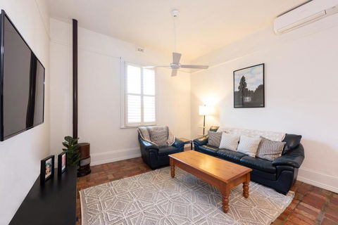 Renovated 2B 1B Victorian House In Princes Hill - eAccommodation 0