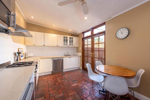 Renovated 2B 1B Victorian House In Princes Hill - eAccommodation 2