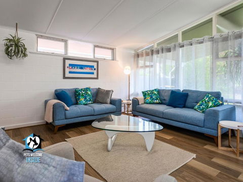 Renovated 3BR One Street To Beach - eAccommodation 1
