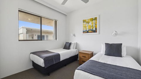 Renovated, Pool, Spa, Beach, Bbq, Sleeps 4 - eAccommodation 3