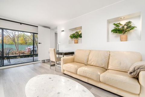 Renovated Townhouse Close To The CBD And Schools - eAccommodation 1