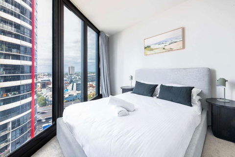 Resort Style Living 2 Bed Apt With Pool BBQ - eAccommodation 3