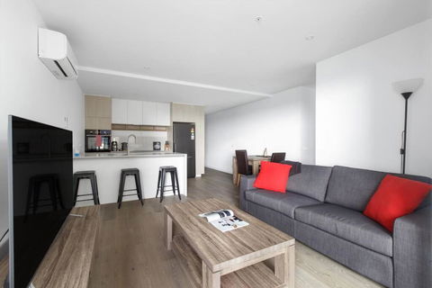 Resort Style Living In The Heart Of Moonee Ponds - eAccommodation 0