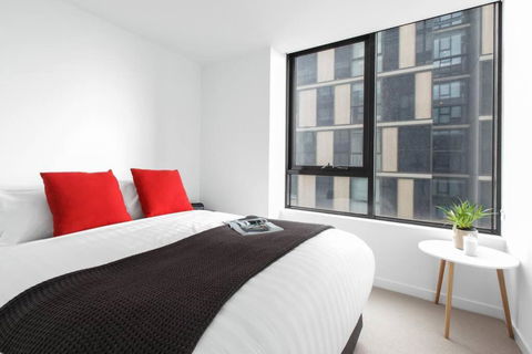 Resort Style Living In The Heart Of Moonee Ponds - eAccommodation 2