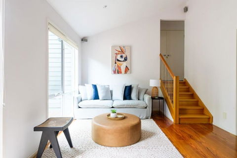 Retreat - Opulent Treetop Views - eAccommodation 2