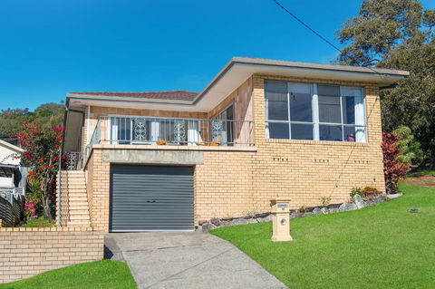 Retro Beach House - eAccommodation 1