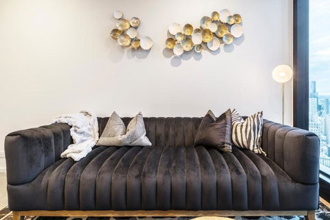 Ritzy Apartment In Iconic Australia 108 With Views - eAccommodation 0
