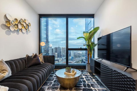 Ritzy Apartment In Iconic Australia 108 With Views - eAccommodation 1