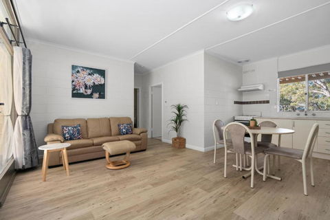 Riversands Rest Accommodation Paringa - Willow Cottage - eAccommodation 2