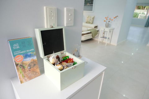 Riverside 5bedrooms Holiday House With Swimming Pool - eAccommodation 1