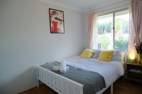 Riverside 5bedrooms Holiday House With Swimming Pool - eAccommodation 2