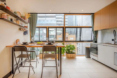 Riverside Apartment Melbourne CBD - eAccommodation 0