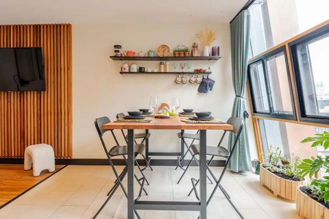 Riverside Apartment Melbourne CBD - eAccommodation 2