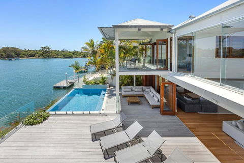 Riverside Elegance On Noosa Parade - eAccommodation 0