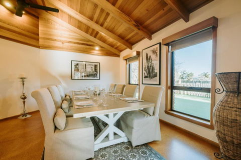 Riverview Retreat - eAccommodation 2