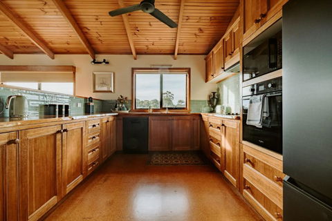 Riverview Retreat - eAccommodation 3