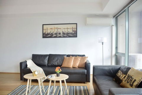 RiverView Spacious 3BR2Bath2Car WifiPoolGym Crown - eAccommodation 0
