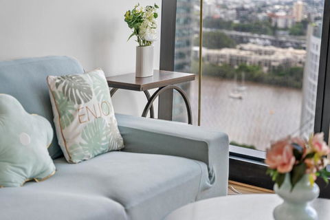 RiverViews 1BR 1BA Skytower Apt With Pool, Gym, Sauna - eAccommodation 2