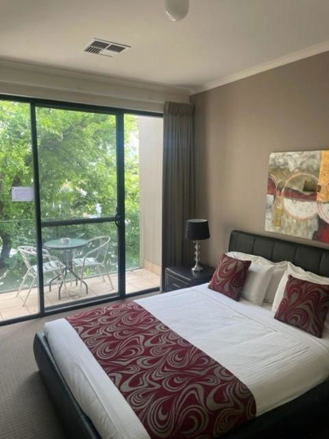 RNR Sturt Holiday Home - eAccommodation 0