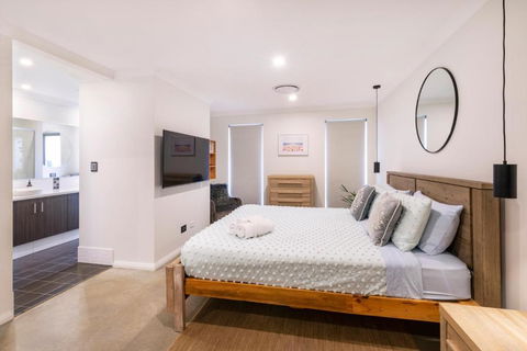 Roanoke Retreat - eAccommodation 3