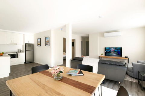 Rocky Valley Luxury Apartments - eAccommodation 0