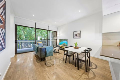 Rooftop 2 Bed Apt With Terrace At Newtown - eAccommodation 1