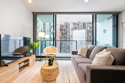 Rooftop Pool 2BR Apt At Marvel Stadium With Free Parking - eAccommodation 1