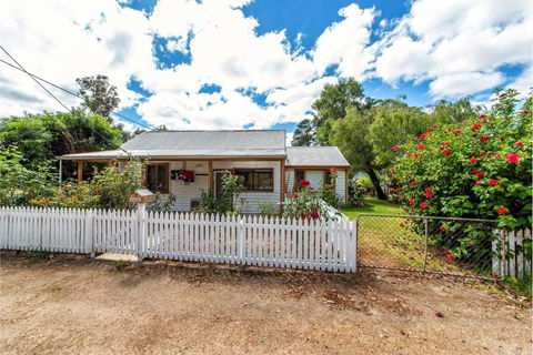 Rose Cottage Nannup - eAccommodation 0