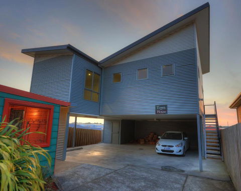 Rosebank Cottage Collection - eAccommodation 2