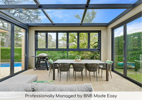 Roselawn Retreat - Pool, Incredible Views, Sleeps 8 - eAccommodation 0